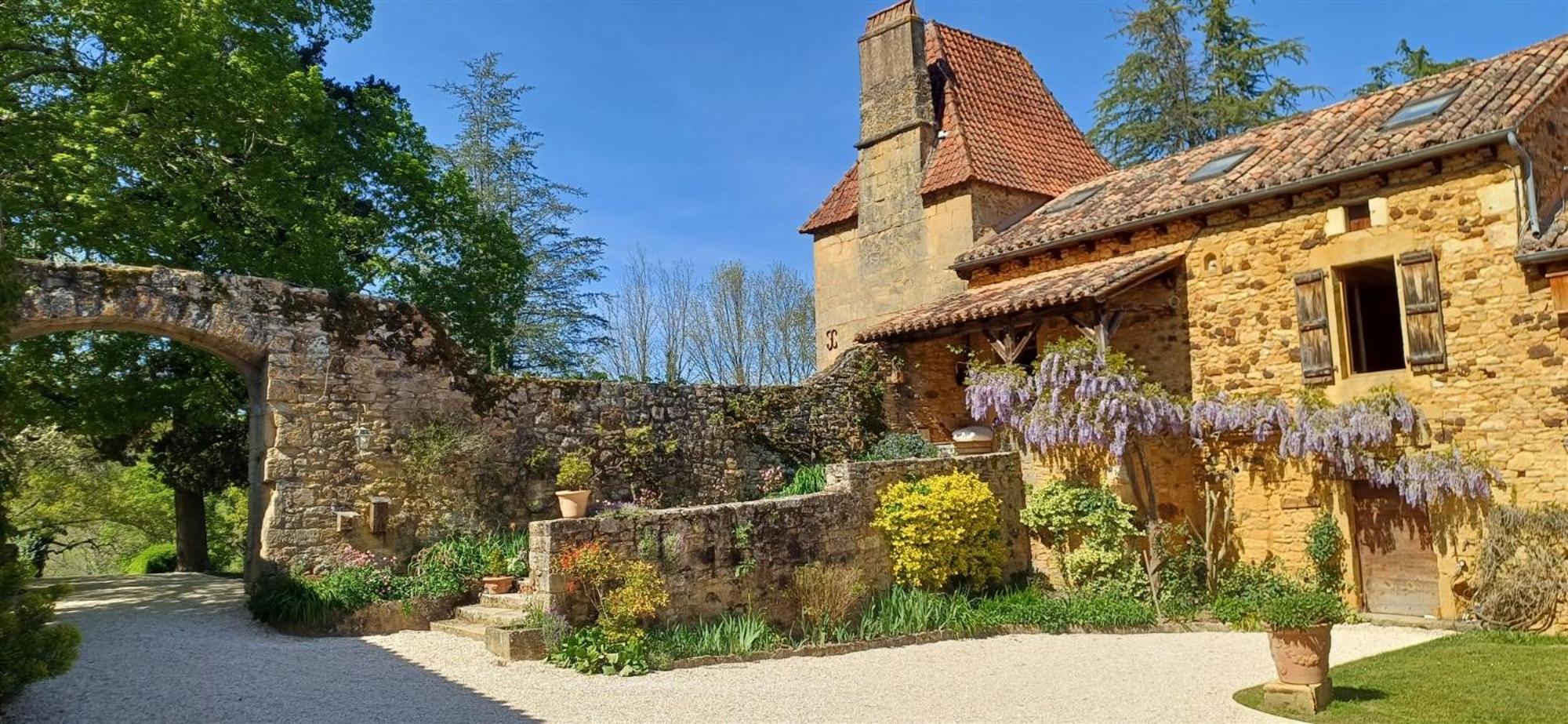 Domaine De Cournet Haut, A 17Th Century Property Set On A Calm, Idyllic Domain With Pool, Tennis, Bikes And More Les Vauries Екстер'єр фото